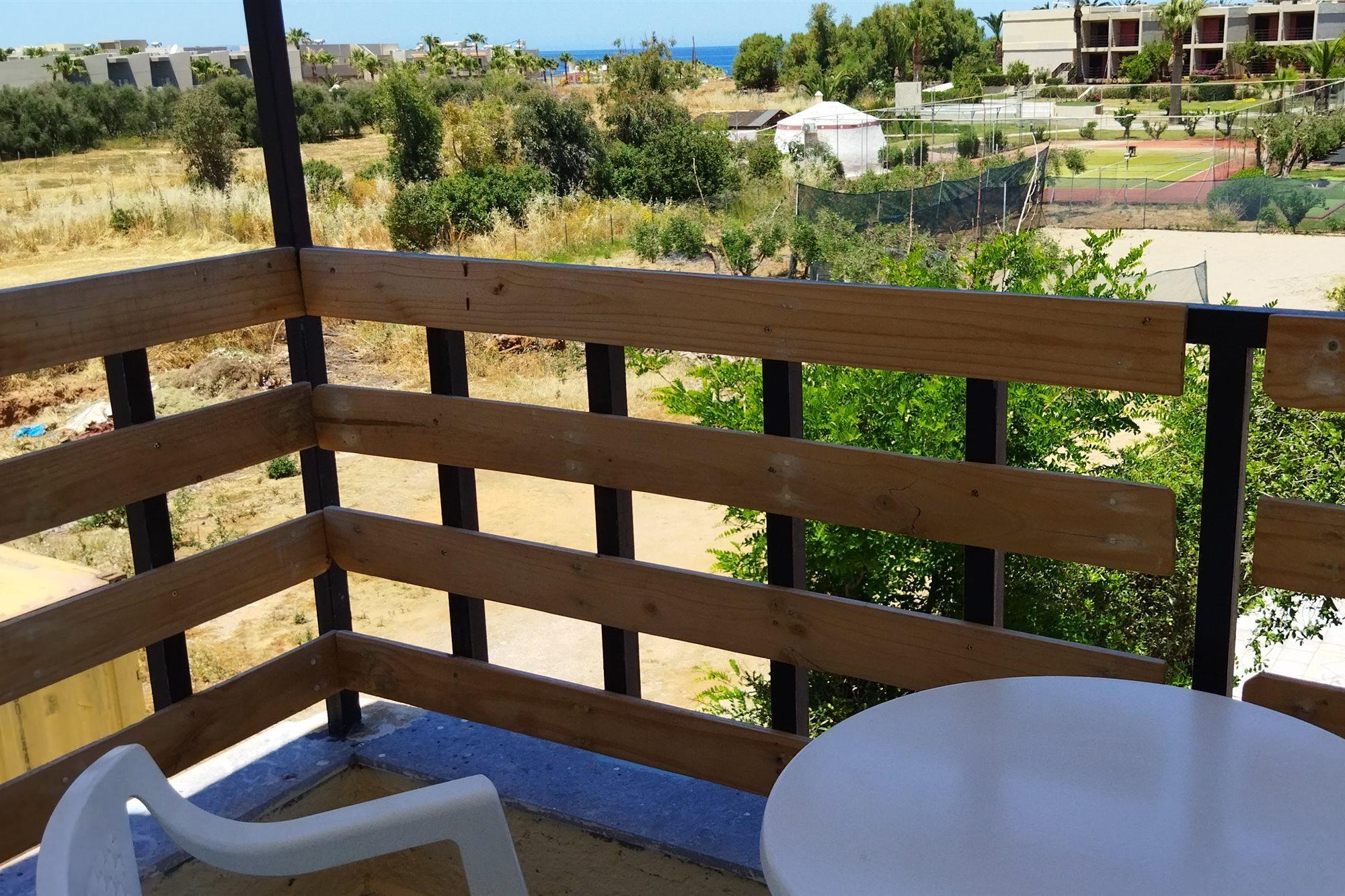 Cleo Rooms 250M From The Beach Малиа Экстерьер фото