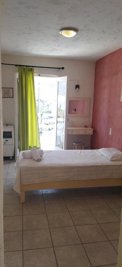 Cleo Rooms 250M From The Beach Малиа Экстерьер фото